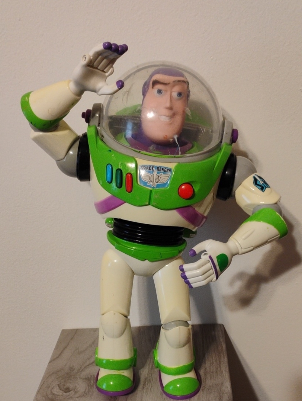 (#4) Disney Buzz Lightyear Toy In Pre-owned Condition